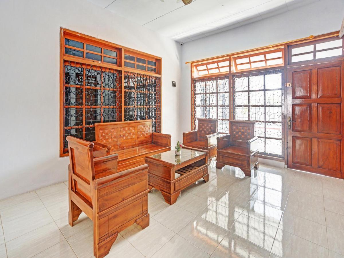 Hotel Oyo 90344 Wijayanti à Banyuwangi  Extérieur photo