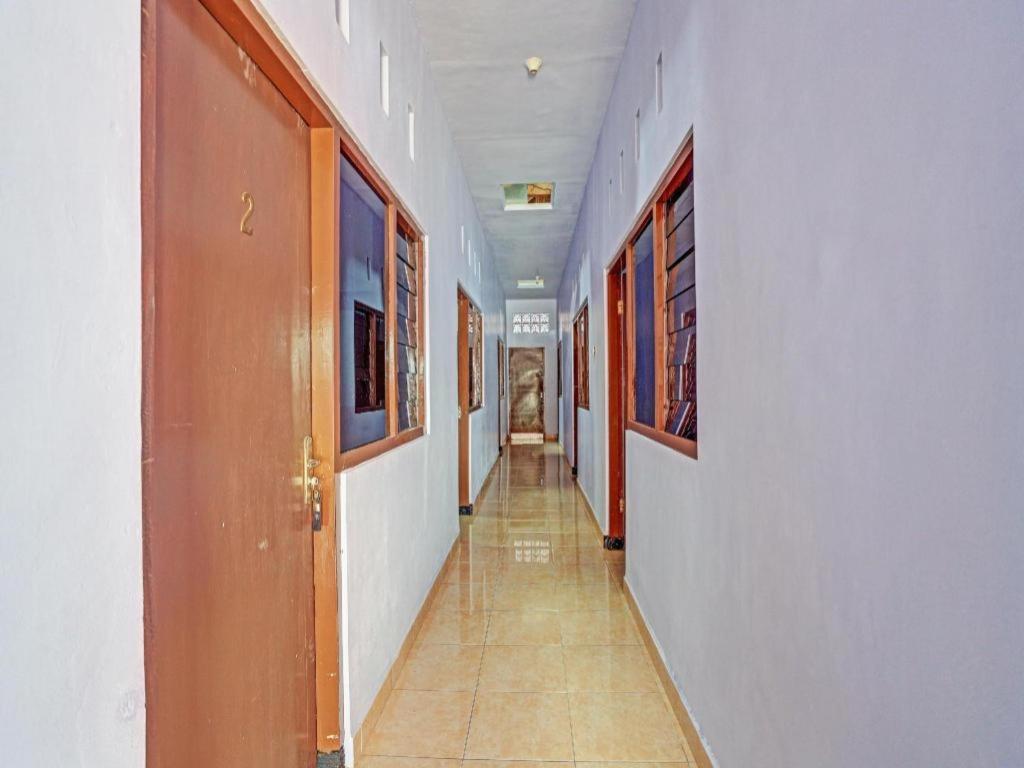 Hotel Oyo 90344 Wijayanti à Banyuwangi  Extérieur photo